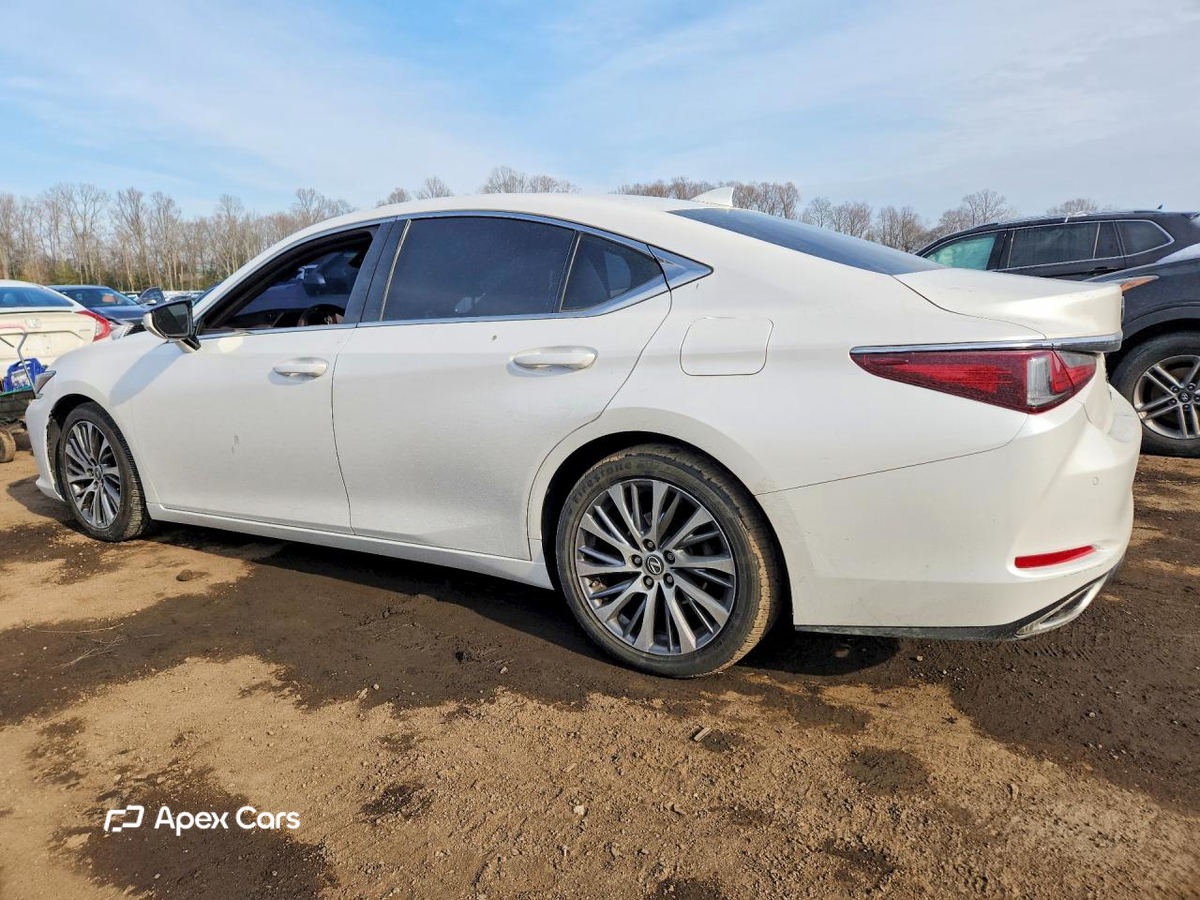 Lexus ES 2020
