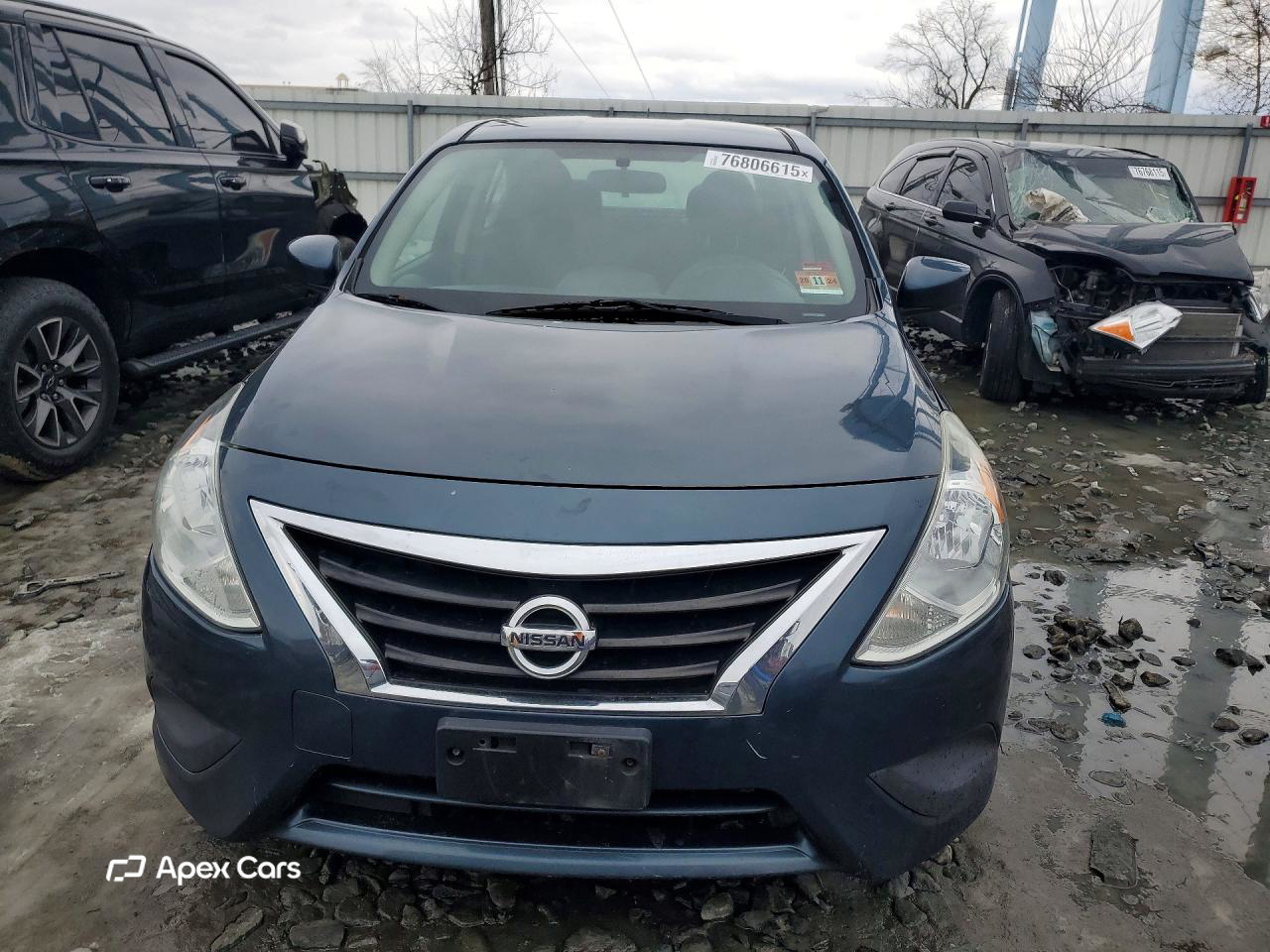 Nissan Versa 2015