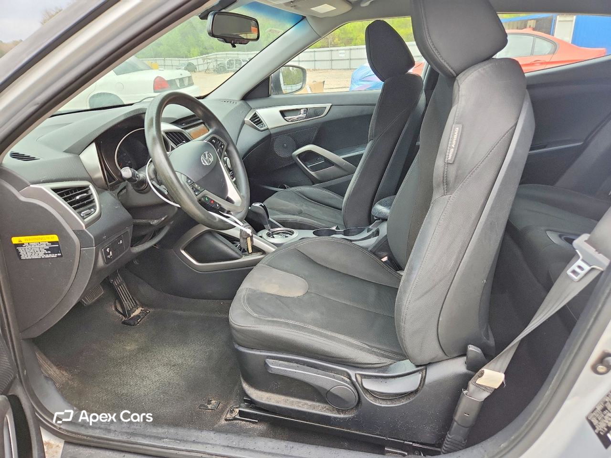 Hyundai Veloster 2012