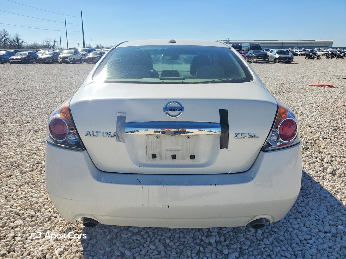 Nissan Altima 2011