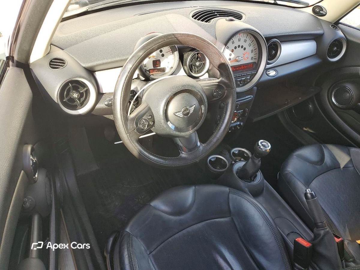 MINI Cooper 2011