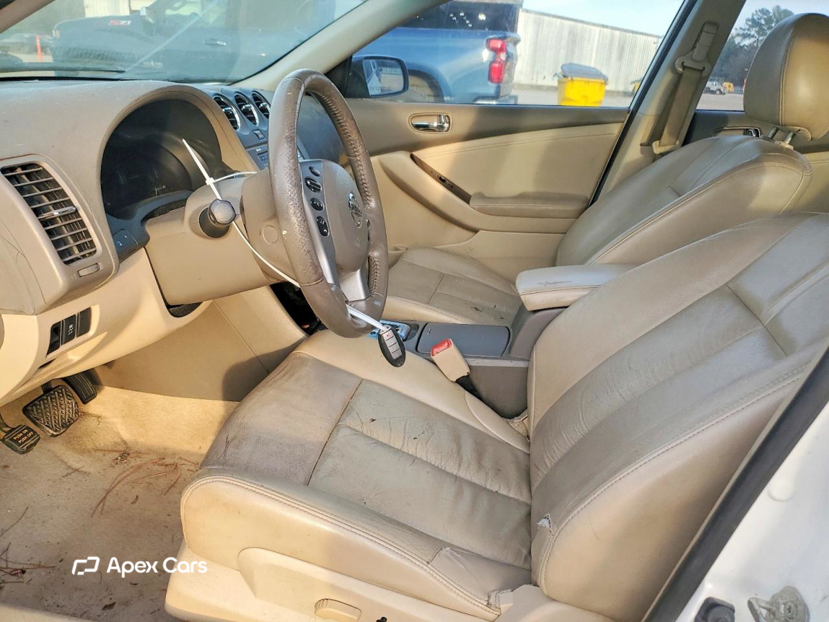 Nissan Altima 2012