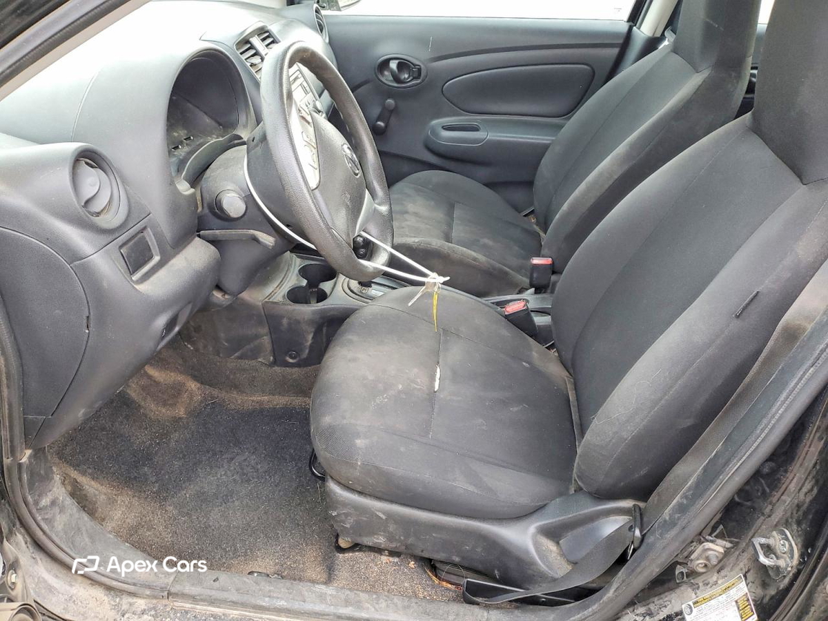 Nissan Versa 2015