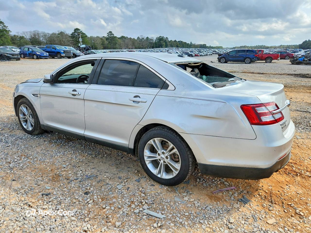 Ford Taurus 2016
