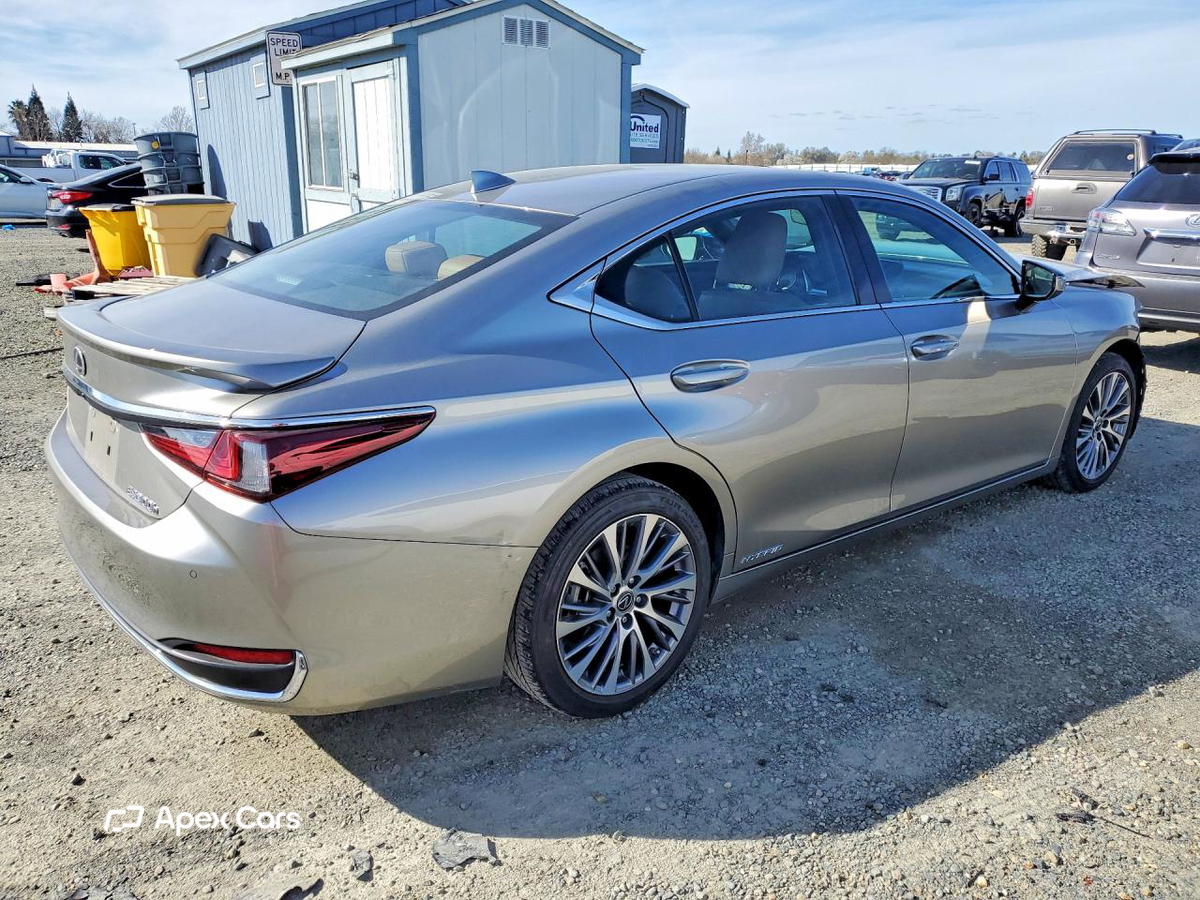 Lexus ES 2020