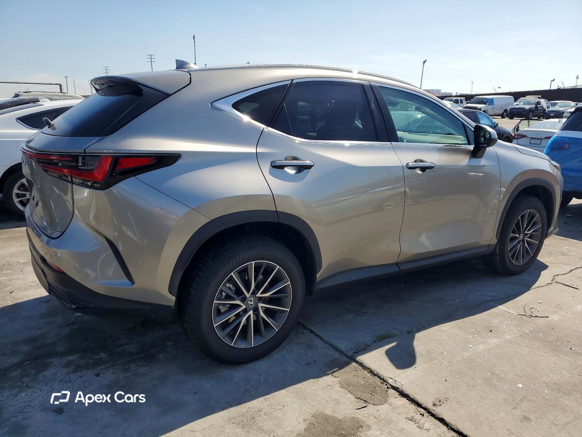 Lexus NX 2025