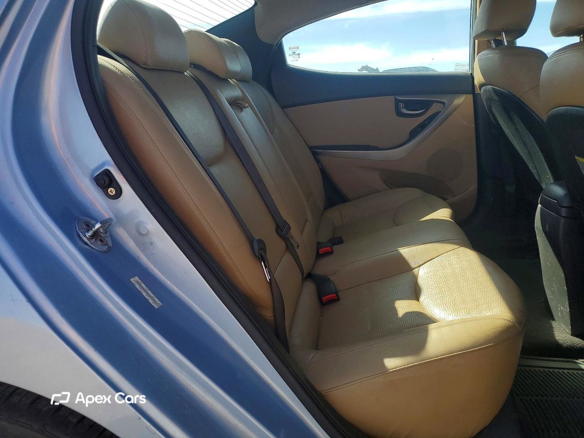 Hyundai Elantra 2012