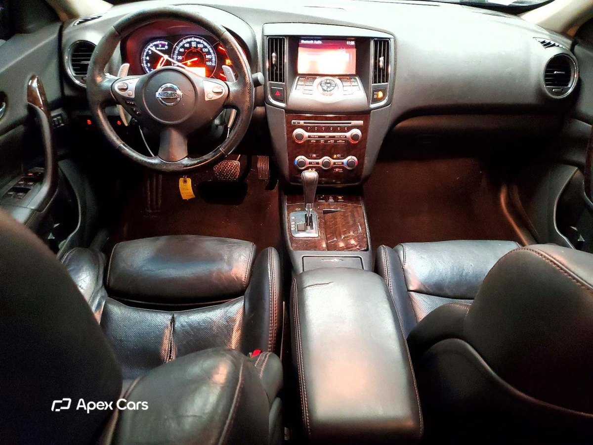 Nissan Maxima 2011