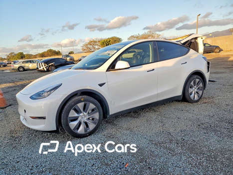 Tesla Model Y 2023 - Image 1 of 14