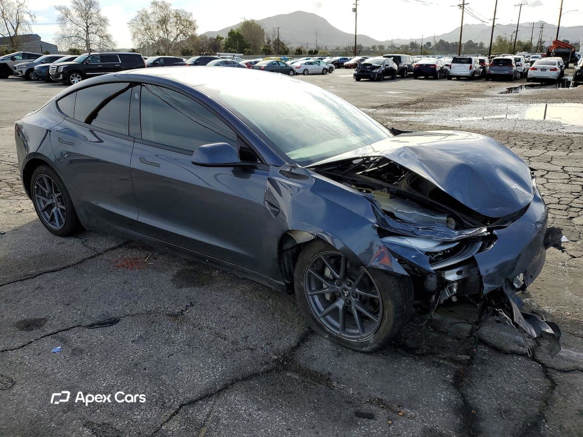Tesla Model 3 2022