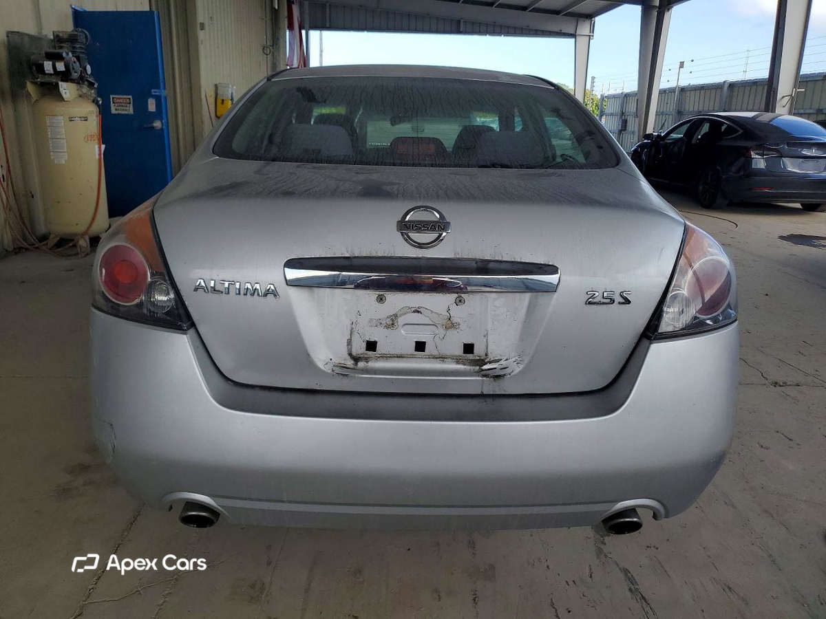Nissan Altima 2011