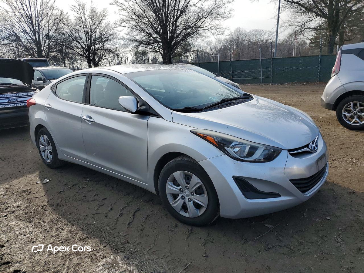 Hyundai Elantra 2016