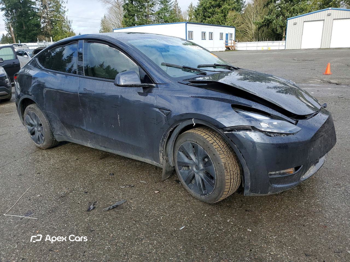 Tesla Model Y 2025