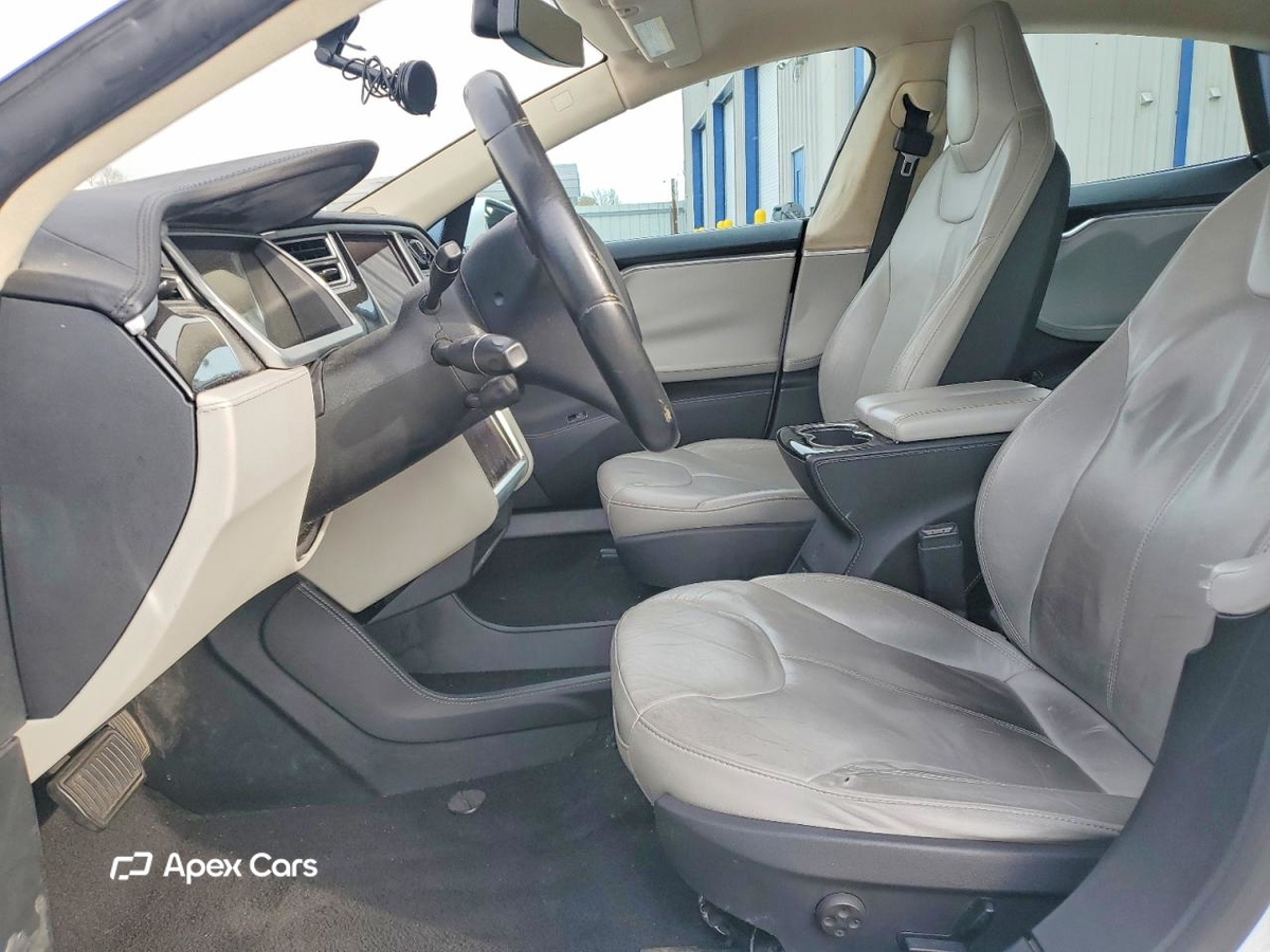 Tesla Model S 2014