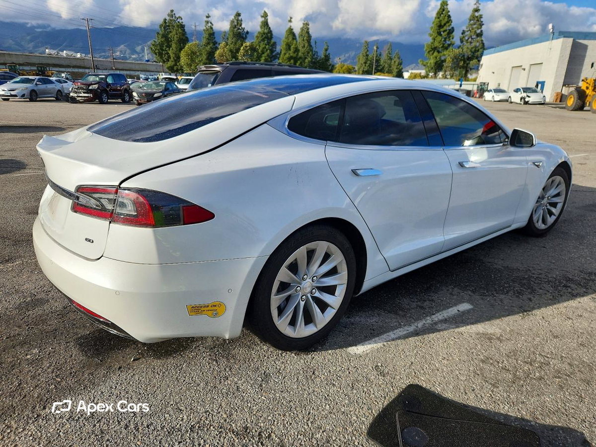 Tesla Model S 2016