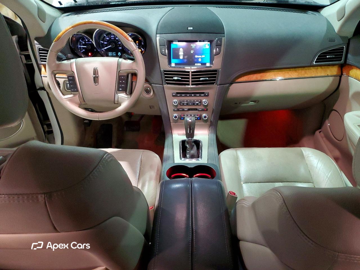 Lincoln MKT 2012