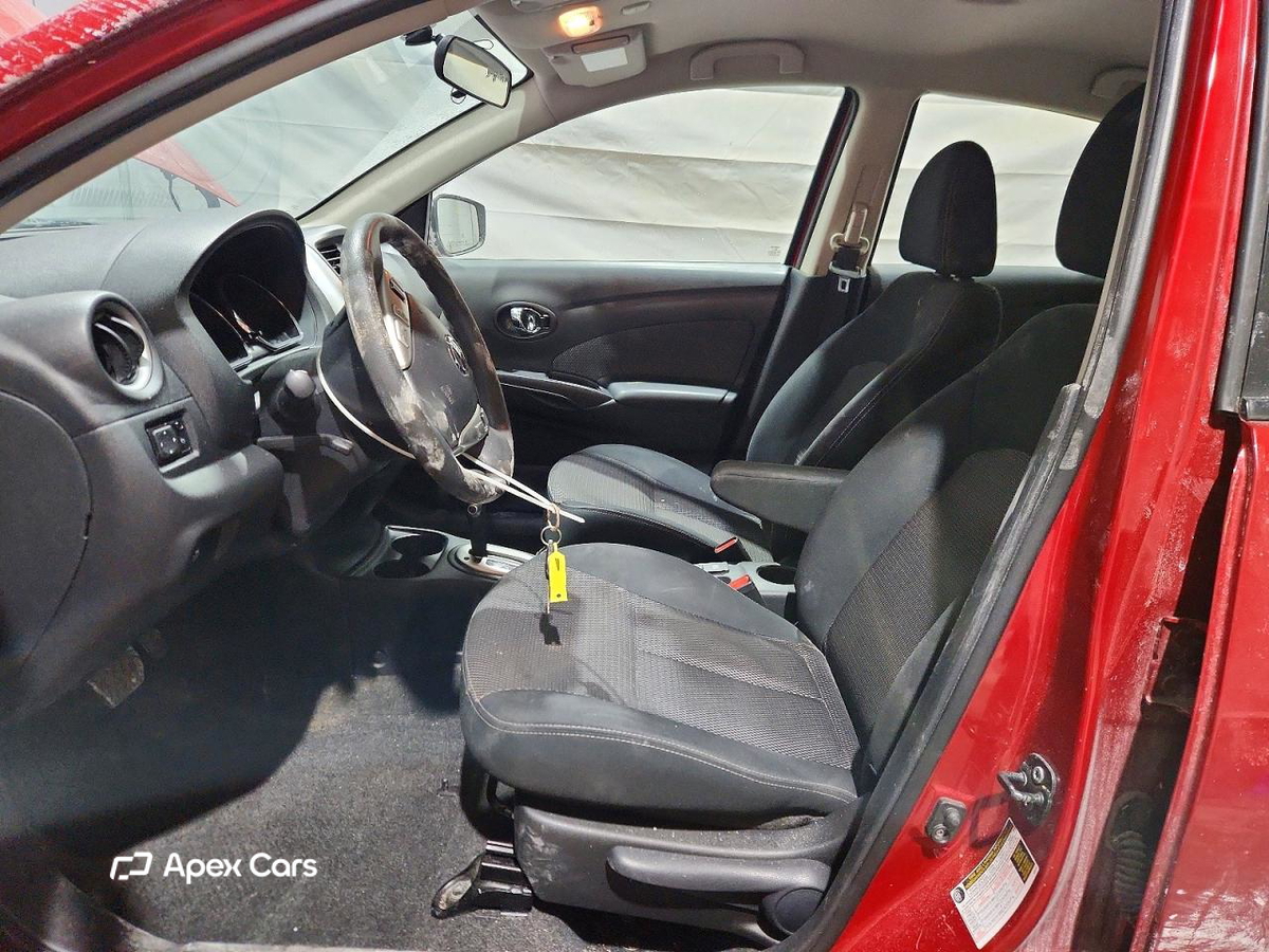 Nissan Versa 2015