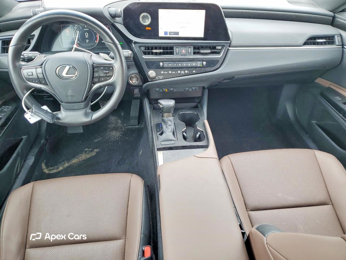 Lexus ES 2025
