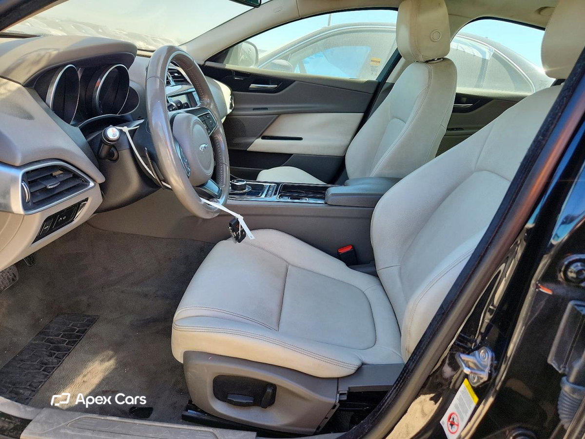 Jaguar XE 2018