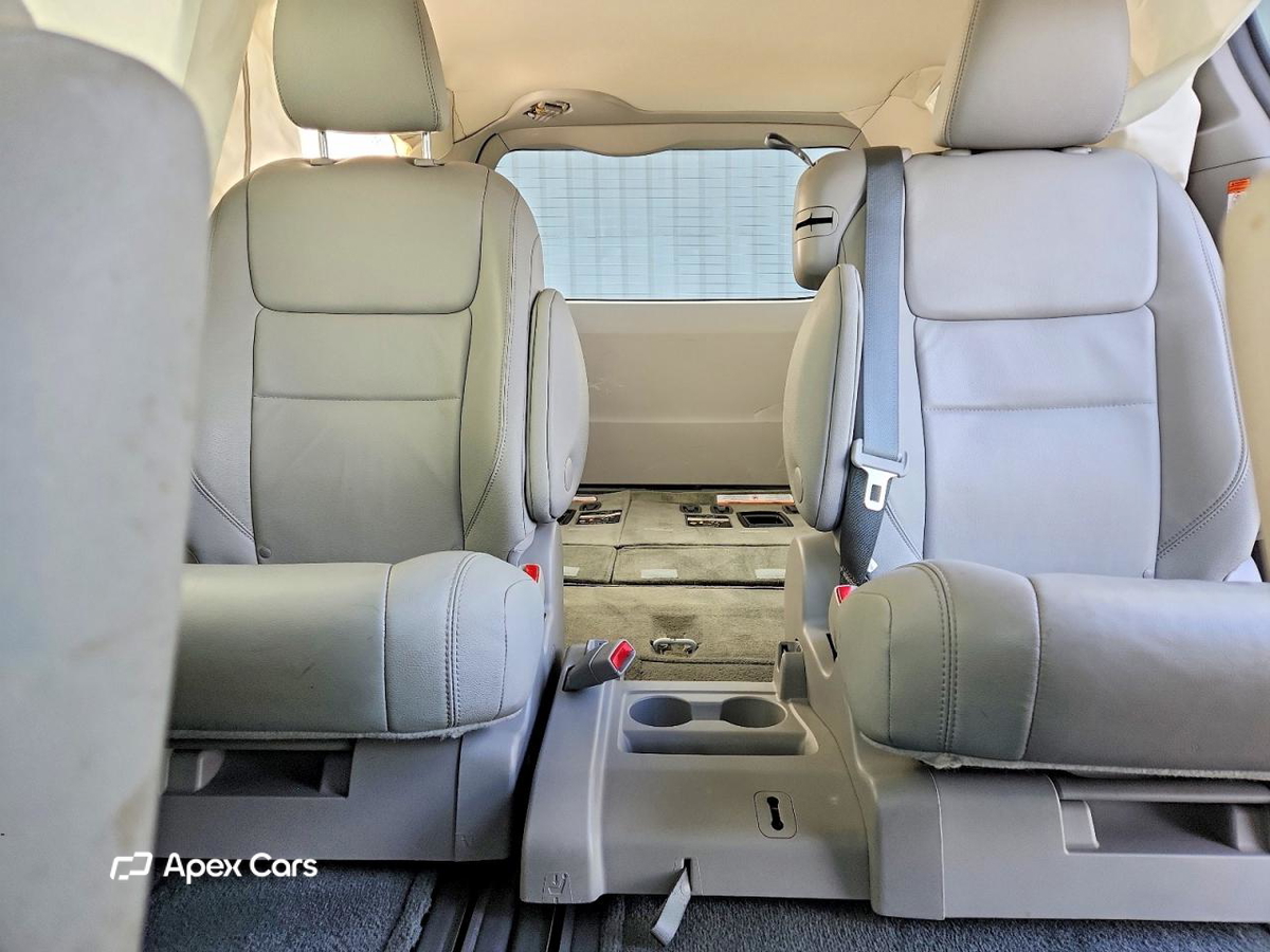 Toyota Sienna 2015
