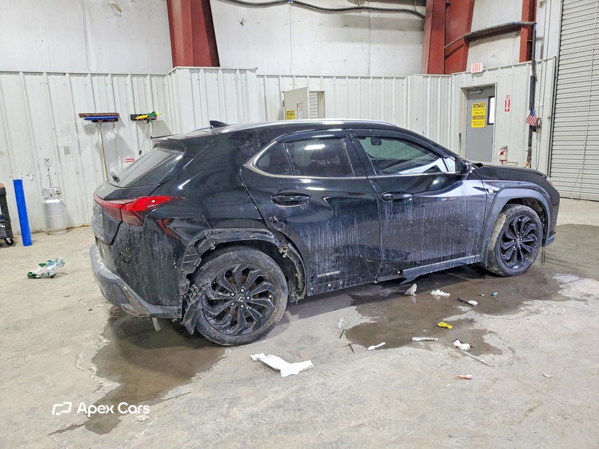 Lexus UX 2021