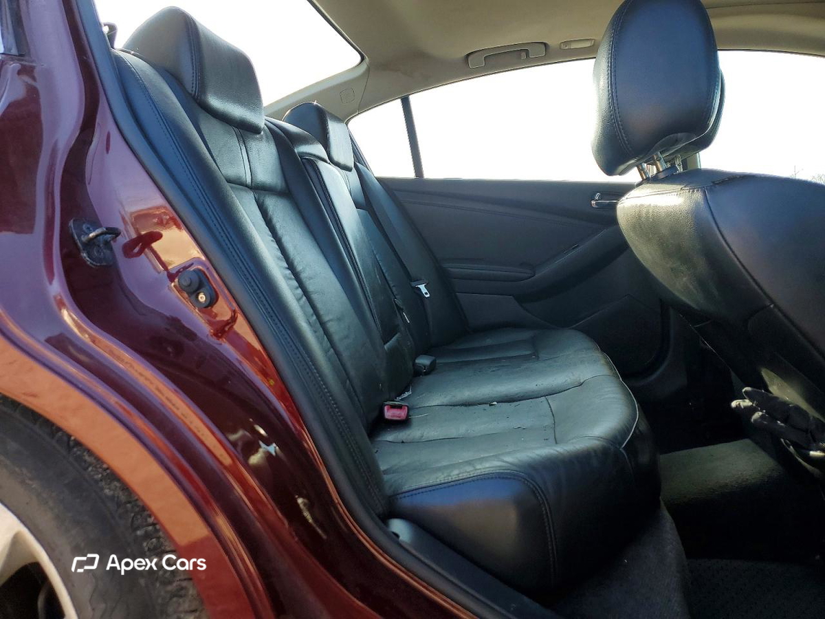 Nissan Altima 2010