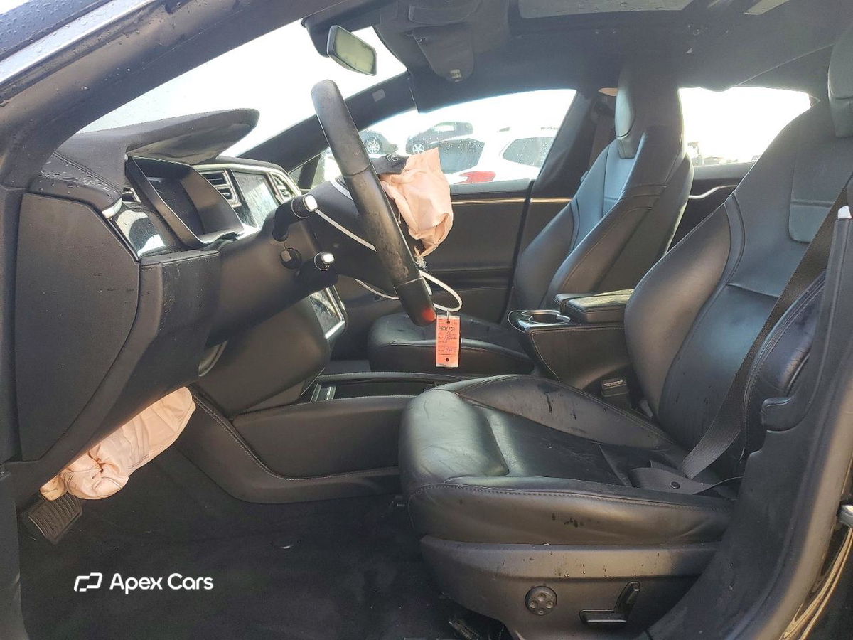 Tesla Model S 2015