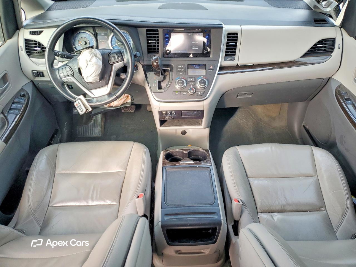 Toyota Sienna 2016