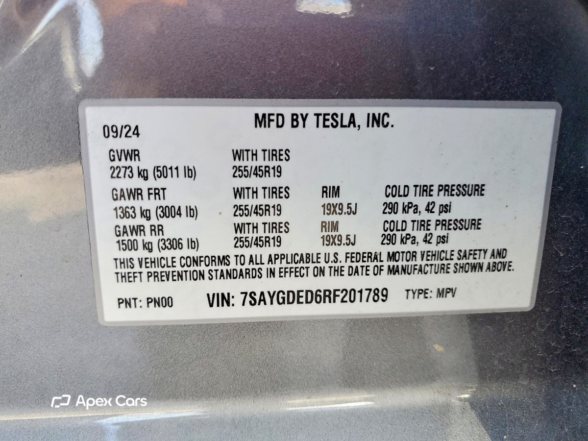 Tesla Model Y 2024