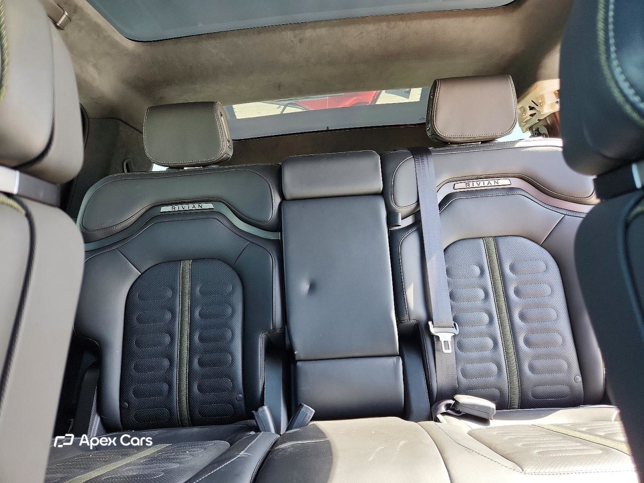 Rivian R1S 2025