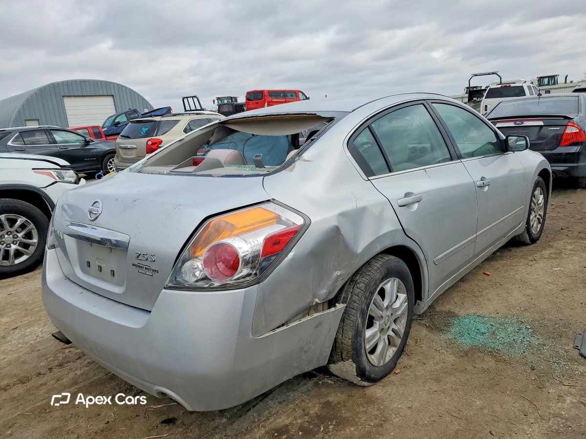 Nissan Altima 2010