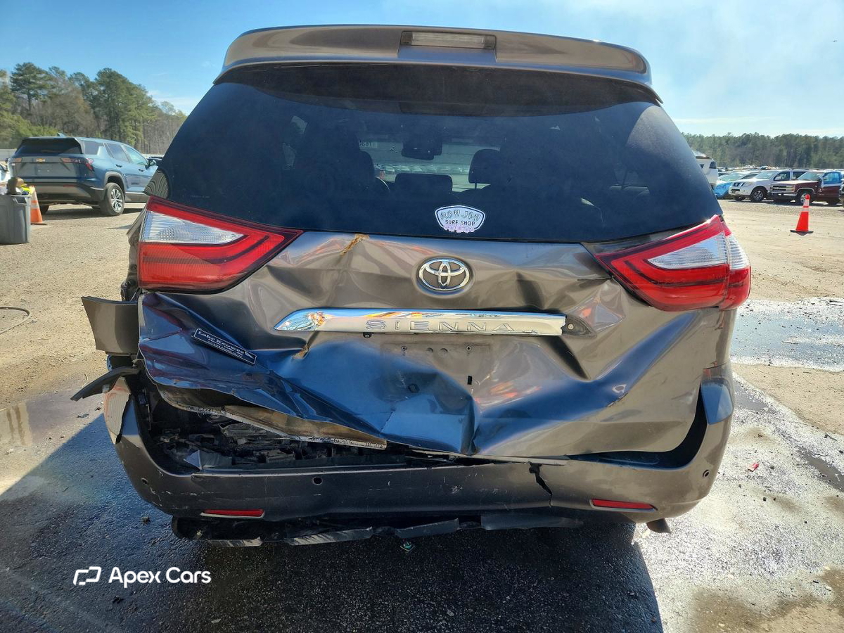 Toyota Sienna 2015