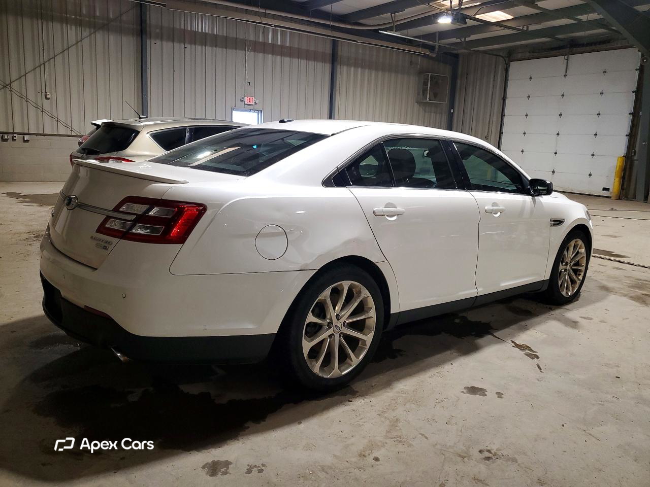 Ford Taurus 2016