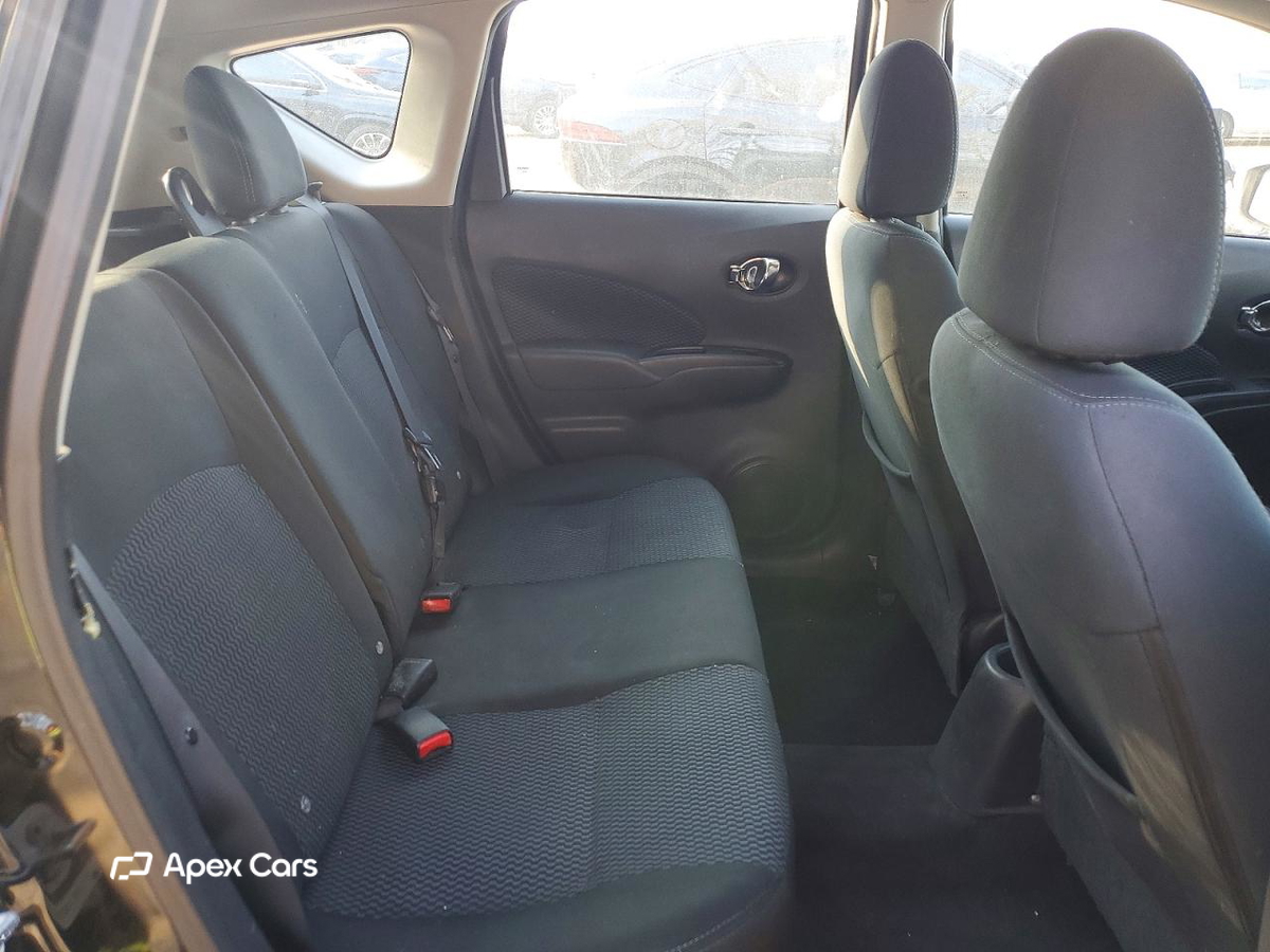 Nissan Versa 2015
