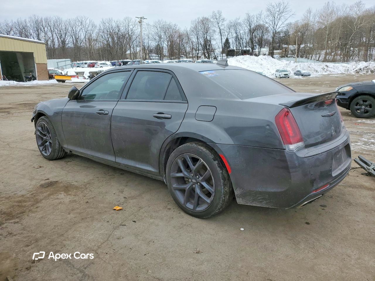 Chrysler 300 2021