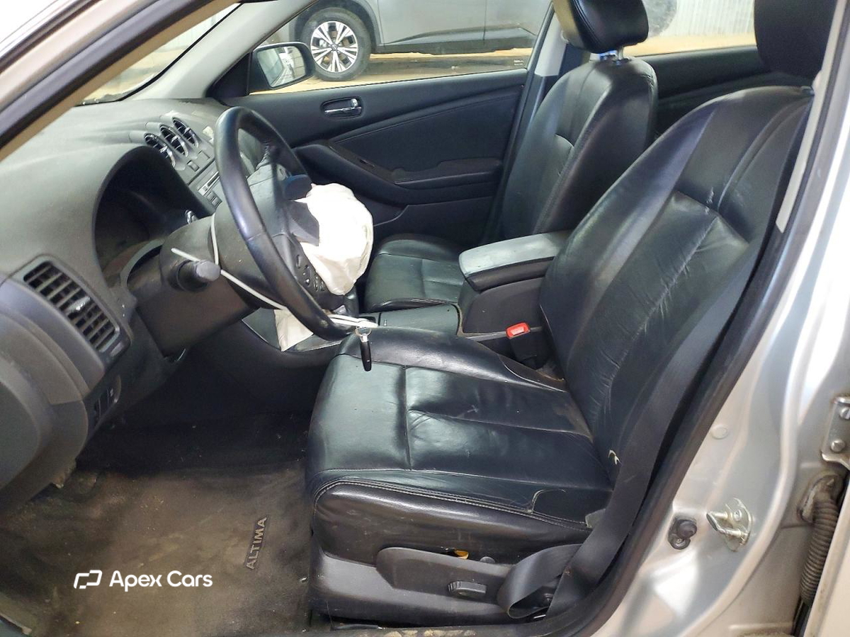 Nissan Altima 2010