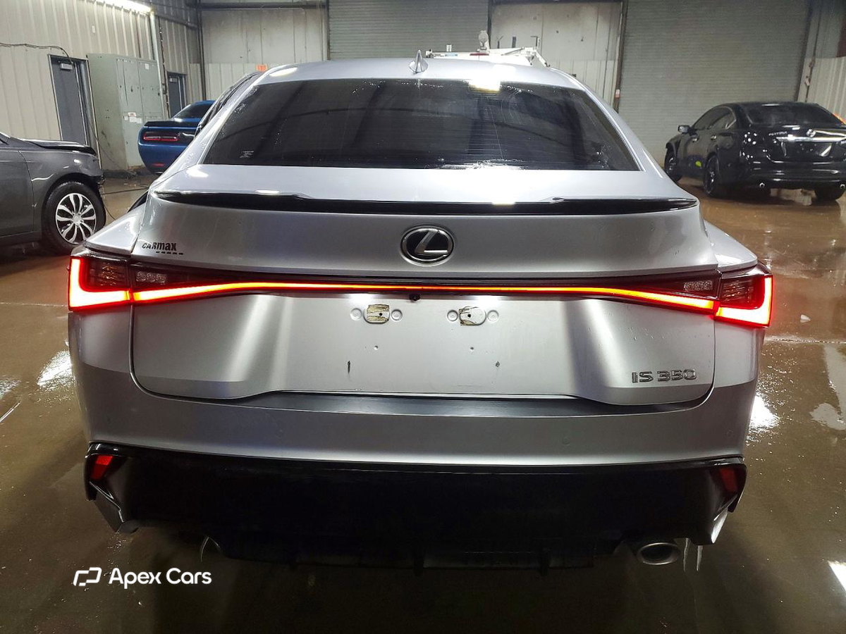 Lexus IS 2023