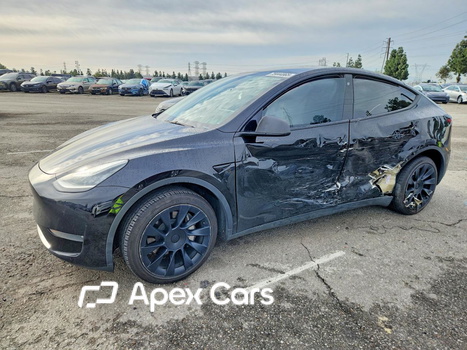 Tesla Model Y 2023 - Image 1 of 13