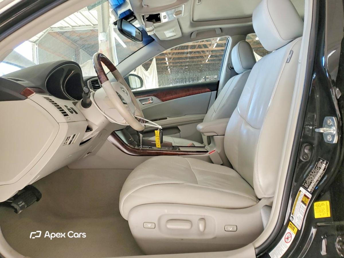 Toyota Avalon 2011