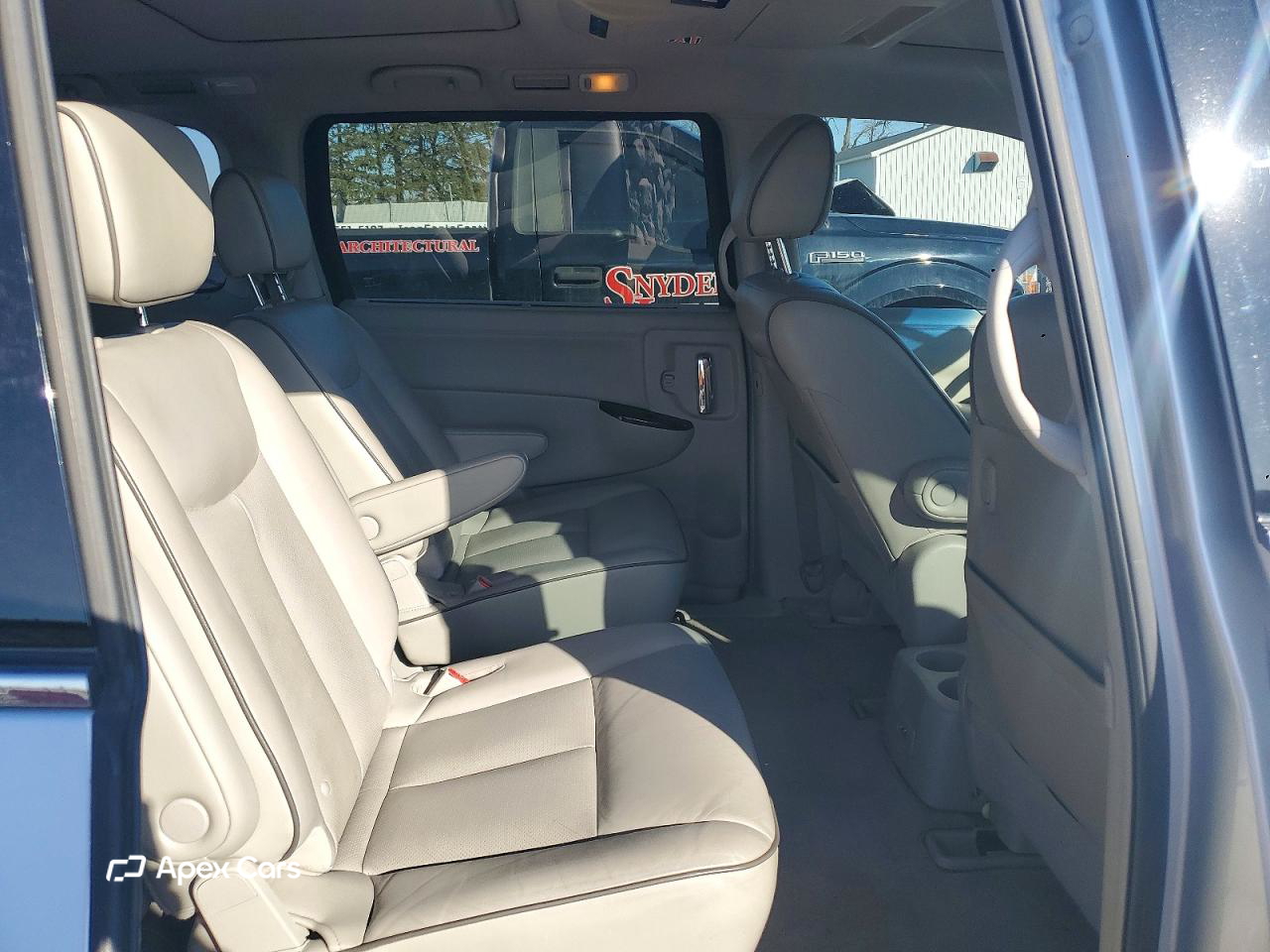 Nissan Quest 2012