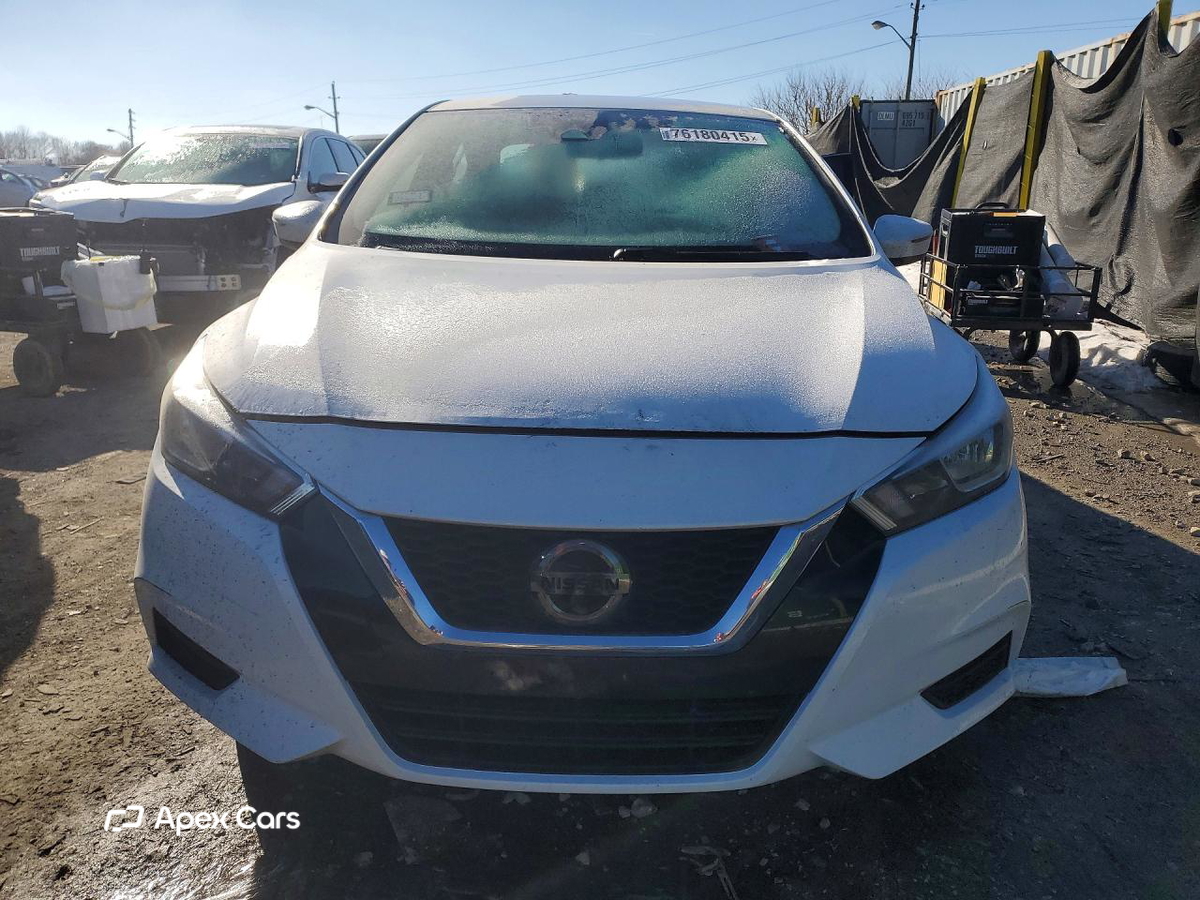 Nissan Versa 2021
