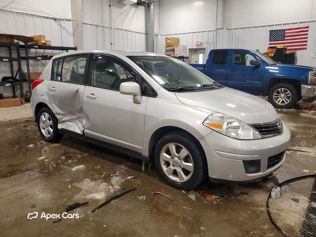 Nissan Versa 2012