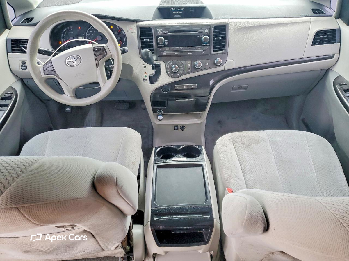 Toyota Sienna 2011