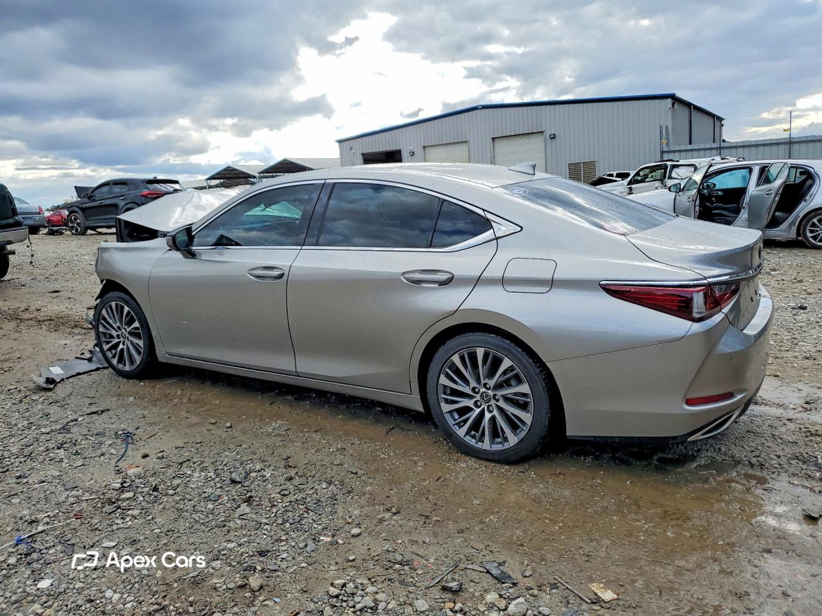 Lexus ES 2020