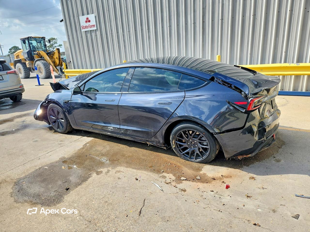Tesla Model 3 2024