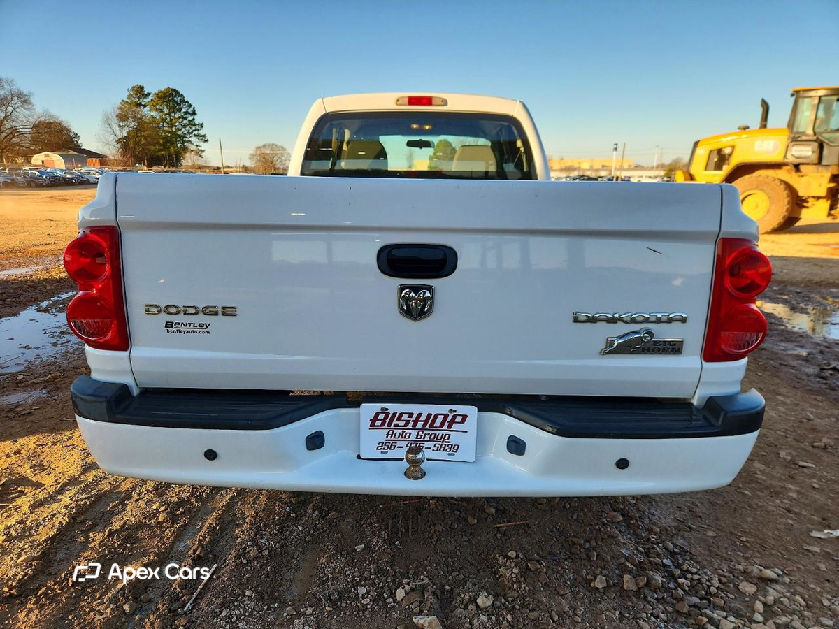 Dodge Dakota 2011