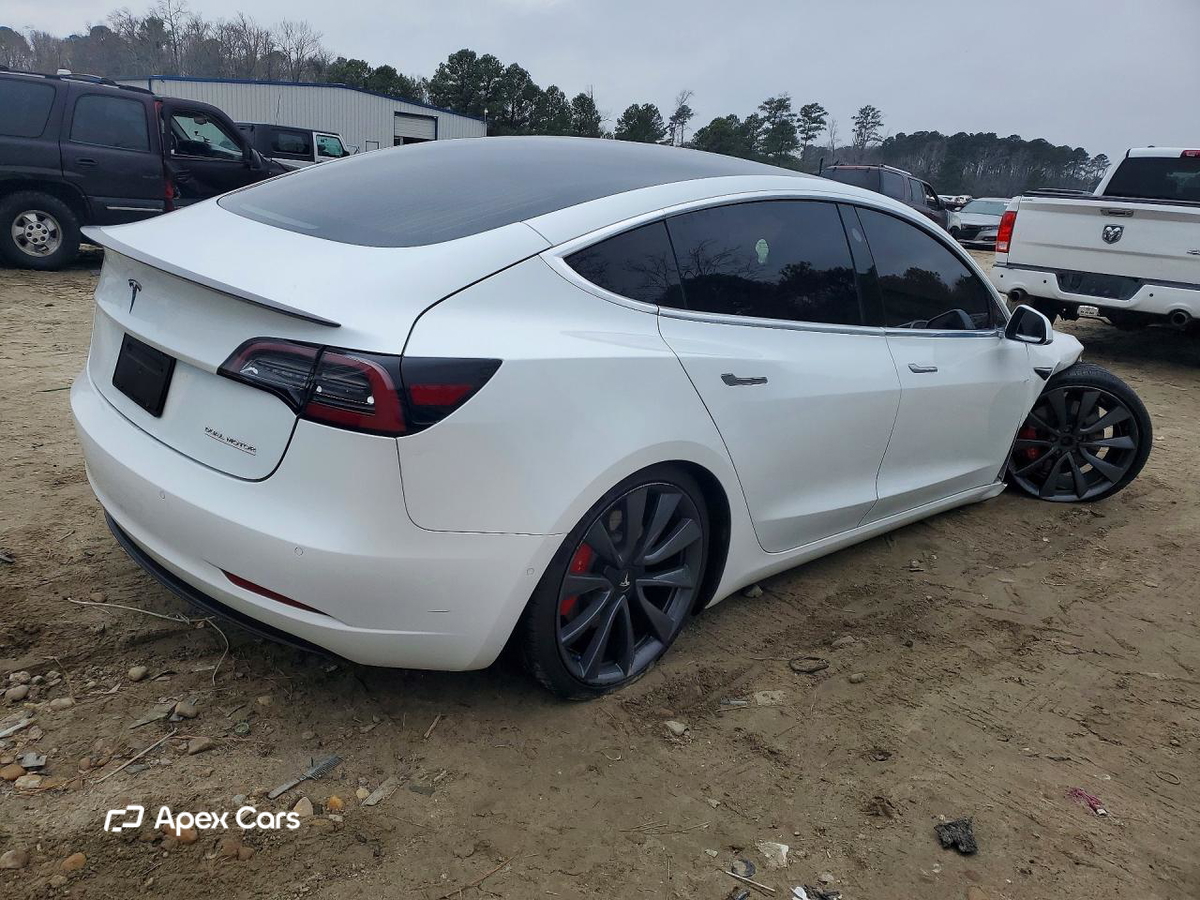 Tesla Model 3 2020