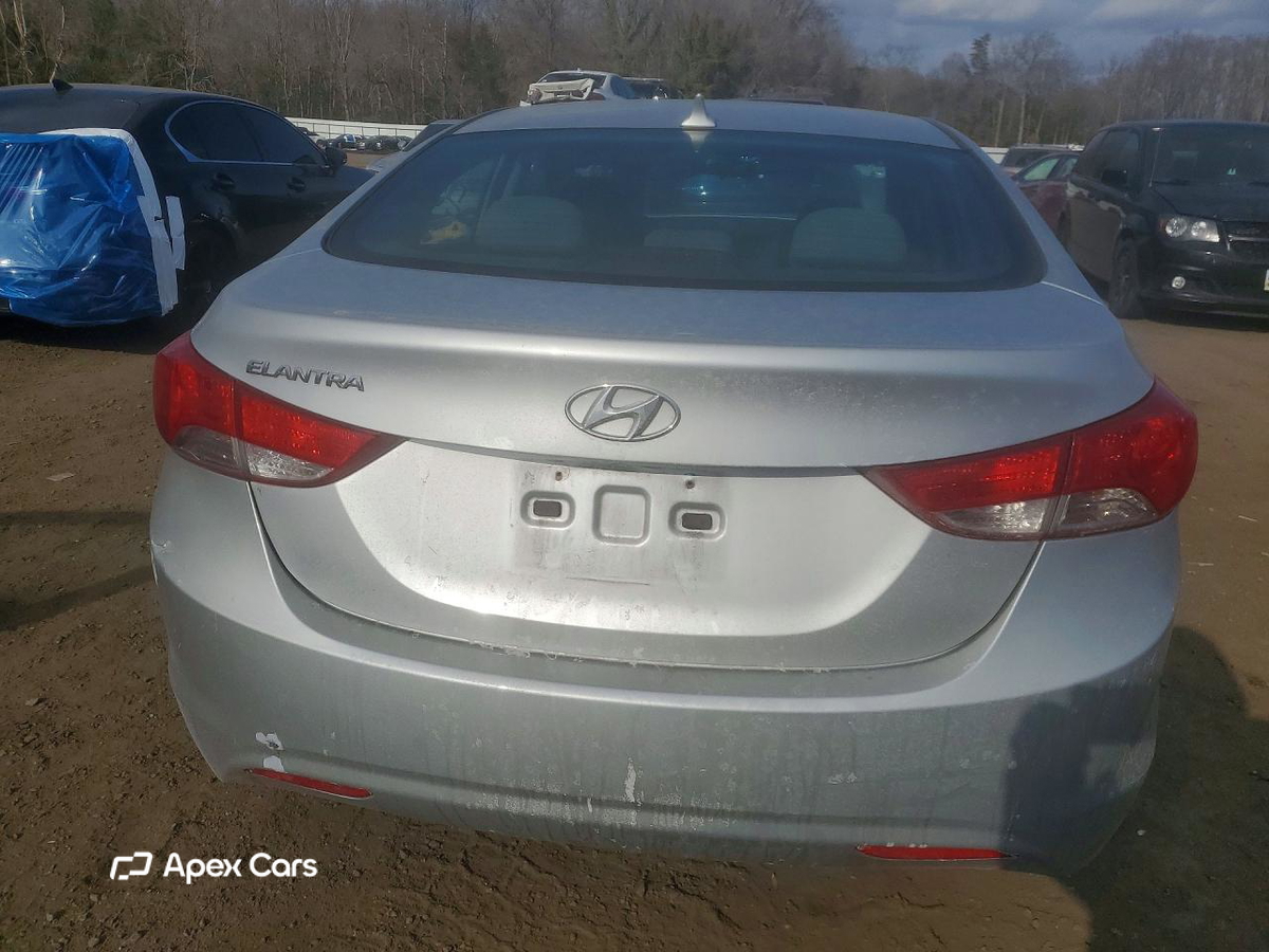 Hyundai Elantra 2013