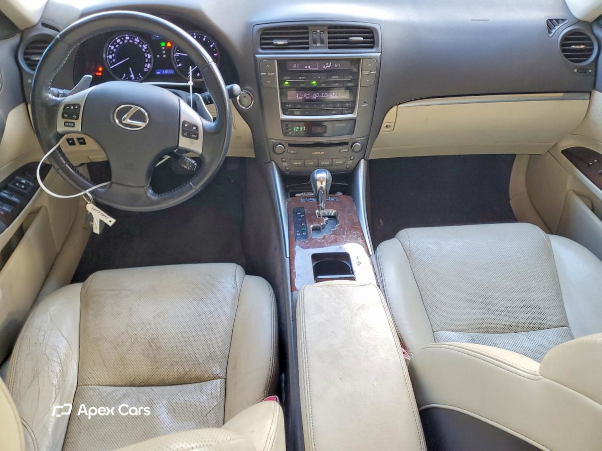 Lexus IS 2011