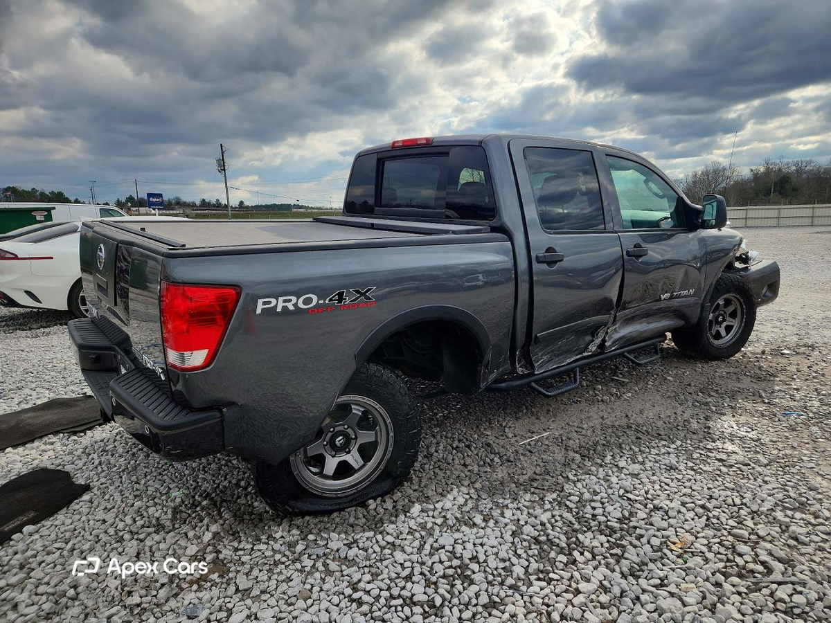 Nissan Titan 2011